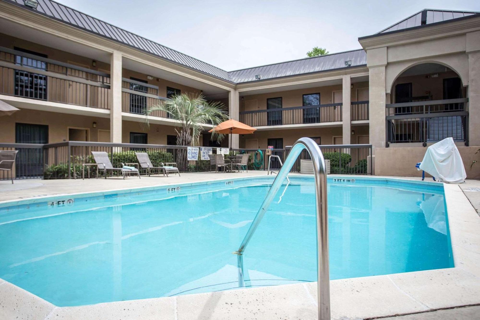 Clarion Inn & Suites Aiken South Exterior foto